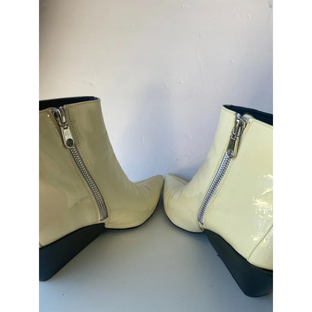 Calvin Klein Jeans Freda Womens US 7 Cream Patent Leather Ankle Bootie